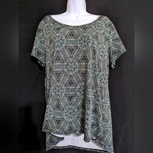 Lularoe Irma Simply Comfortable Top. Size XL.  White, black, and green